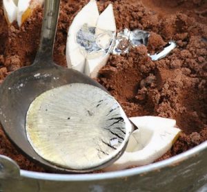 pouring the molten metal